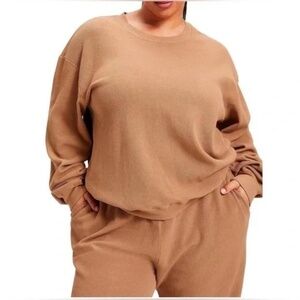 Good American Boyfriend Pullover in Putty